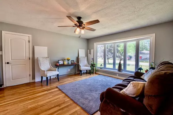 Indianapolis, IN 46221,5602 Norcroft DR