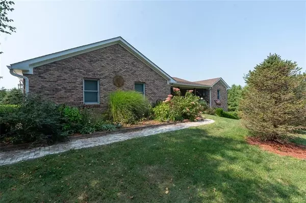 5610 S 300 W, Trafalgar, IN 46181