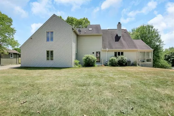 Greenfield, IN 46140,2454 E Hill DR