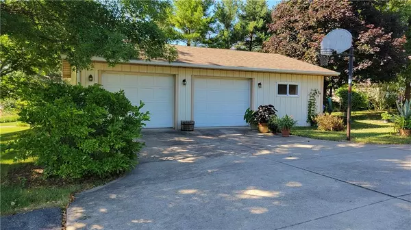 Churubusco, IN 46723,603 Country Hills DR