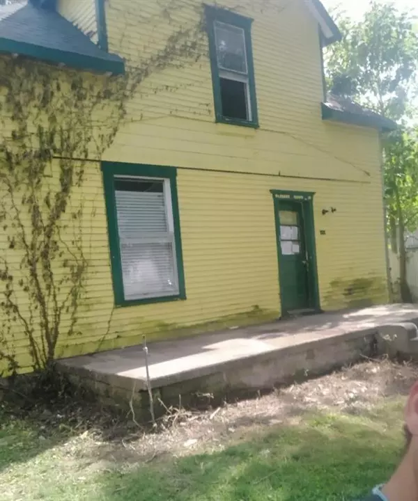 Rushville, IN 46173,211 E 8th ST