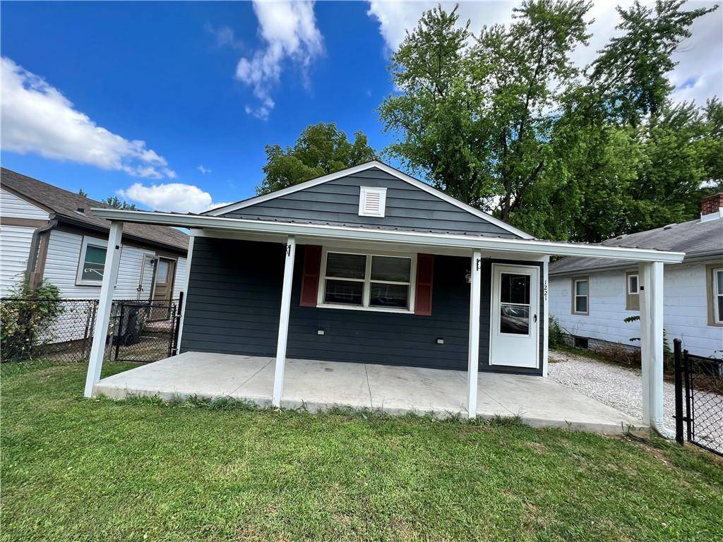 1221 N Livingston AVE, Indianapolis, IN 46222