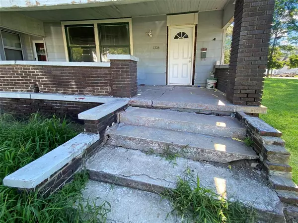 Terre Haute, IN 47802,1228 S 9th ST