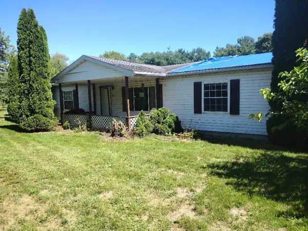 610 S Division RD, Cayuga, IN 47928