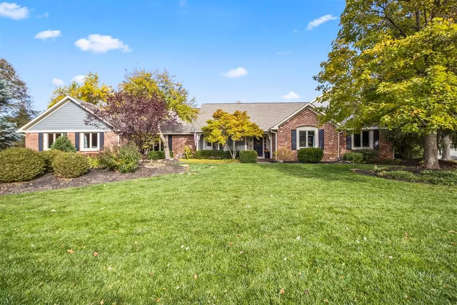 260 Camden DR, Zionsville, IN 46077