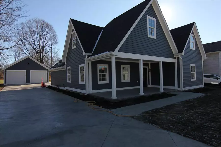 31 S State ST, Markleville, IN 46056