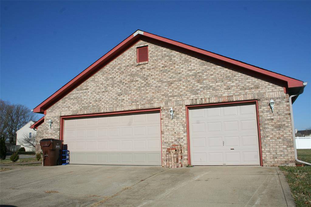 Columbus, IN 47201,2142 Fiesbeck DR