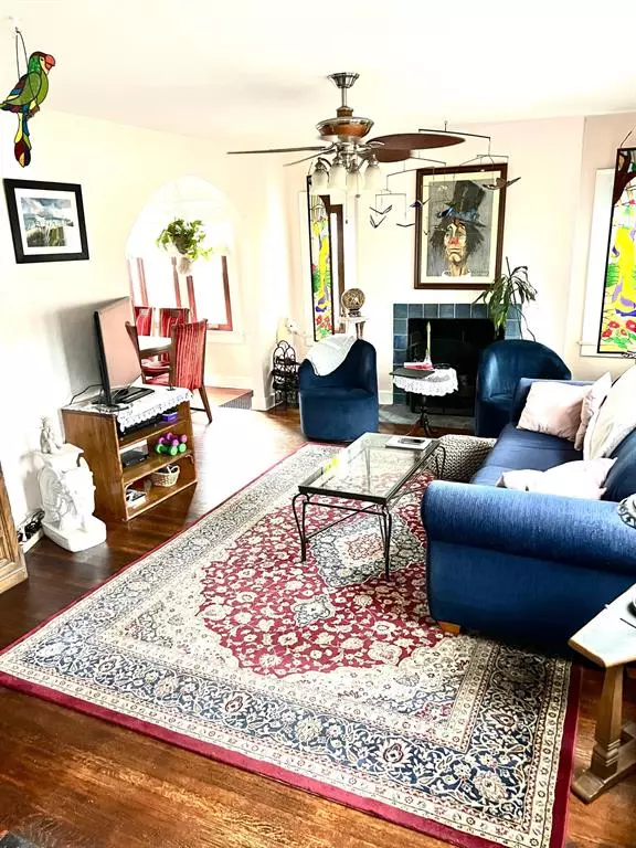 Indianapolis, IN 46205,517 Powell PL