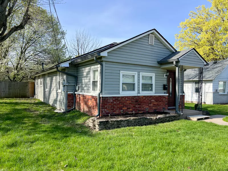 325 Walnut ST, Chesterfield, IN 46017
