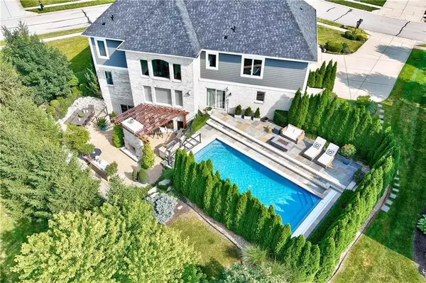 13643 Diving Hawk, Fishers, IN 46055