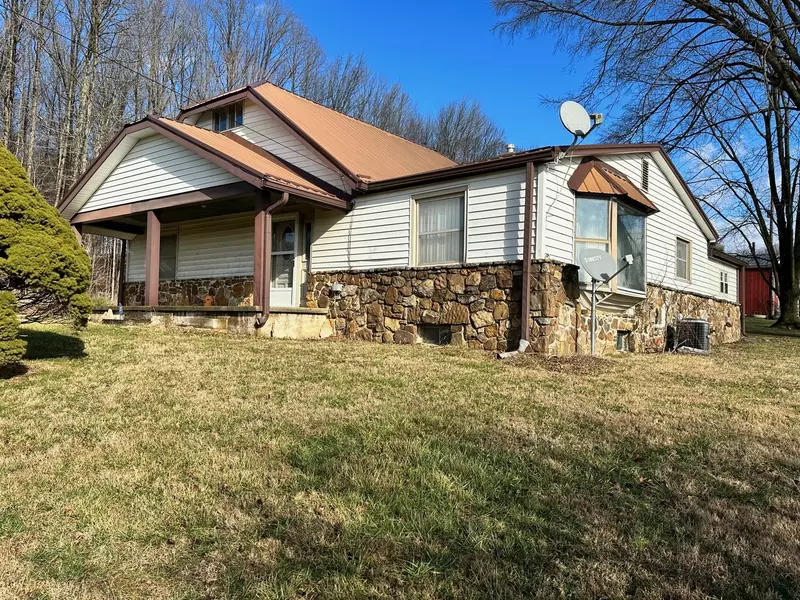 4998 Sassafras RD, Freedom, IN 47431