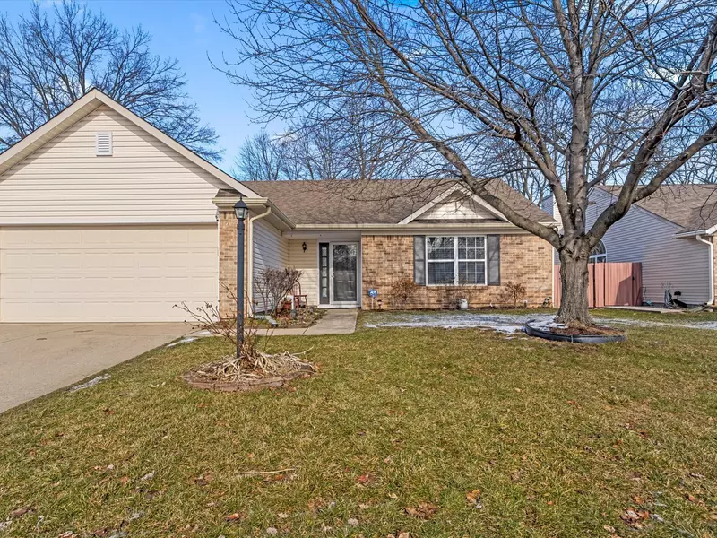 8964 Glass Chimney LN, Fishers, IN 46037