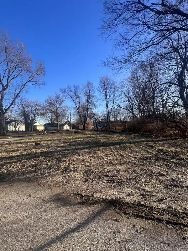 523 Myrtis ST, Indianapolis, IN 46208