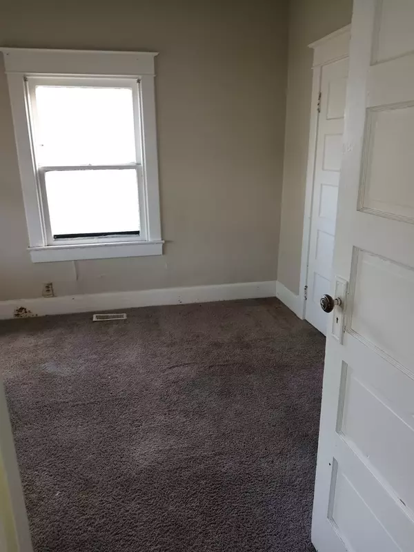 Indianapolis, IN 46201,1528 N Grant AVE