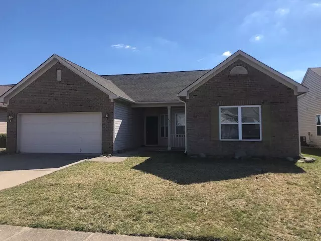 6377 Green Grass LN, Whitestown, IN 46075