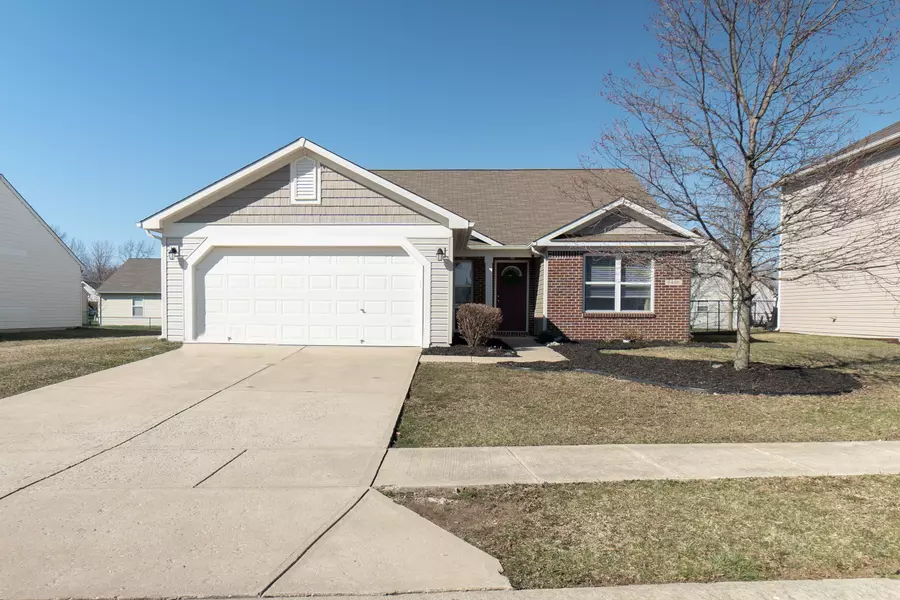 6420 Green Grass LN, Whitestown, IN 46075