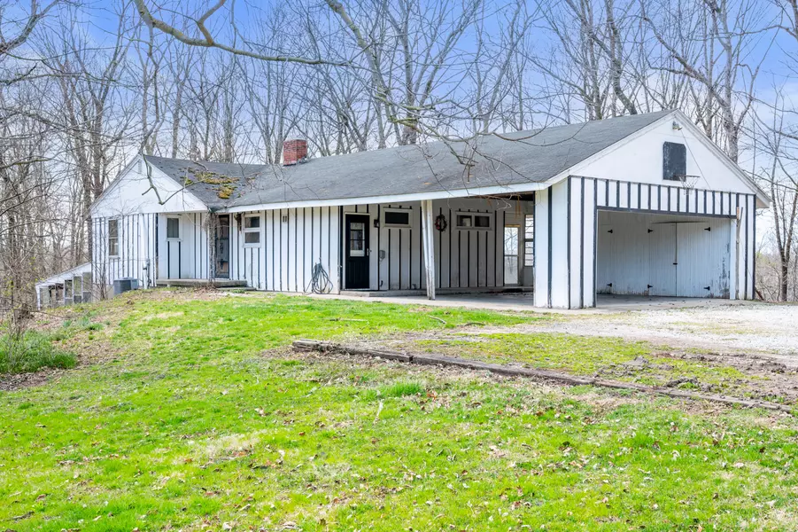 11625 N Carthage PIKE, Knightstown, IN 46148