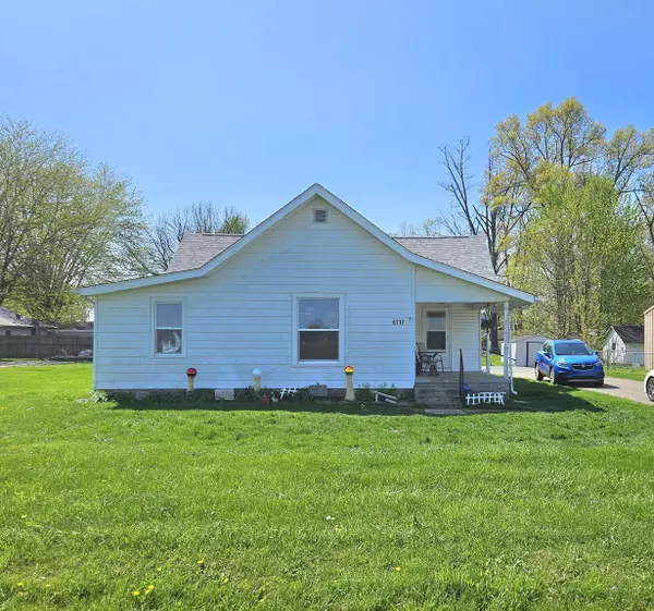 6717 E Base RD, Columbus, IN 47203