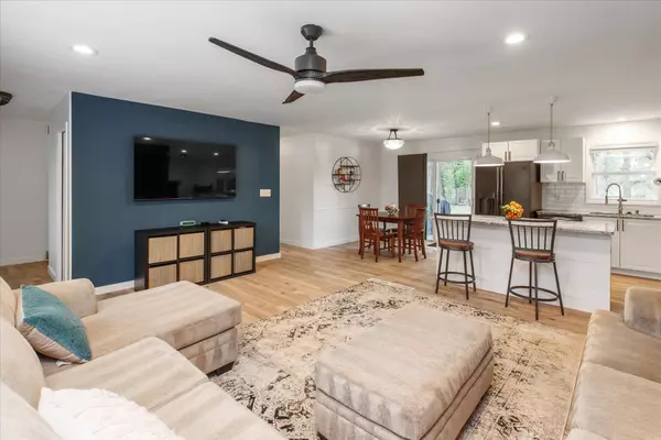 Indianapolis, IN 46228,4401 Clover DR