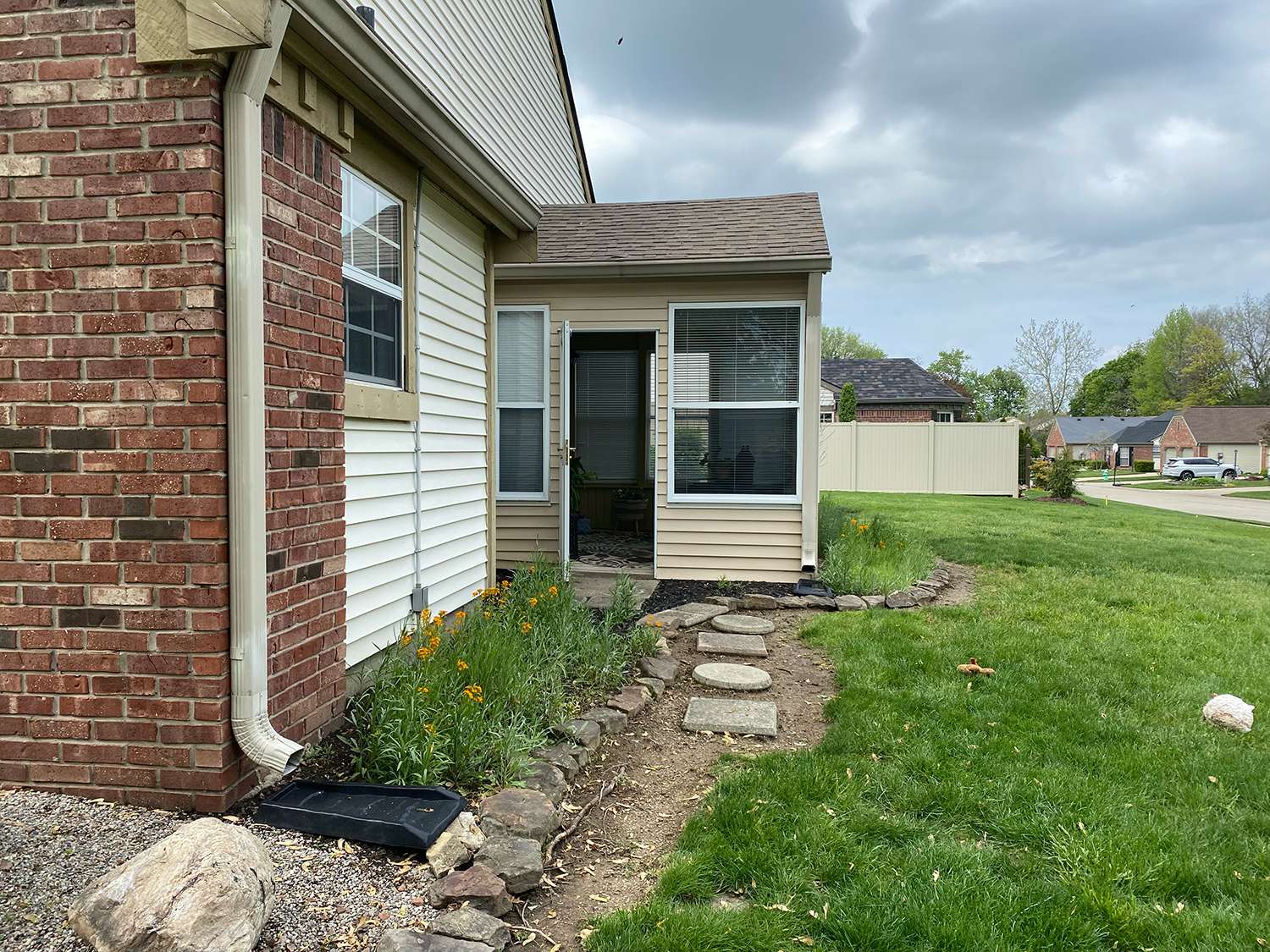 Indianapolis, IN 46250,6828 Colony Pointe South DR