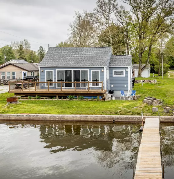 71 EMS B12 Lane, Pierceton, IN 46562