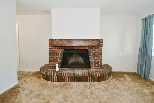 Greenwood, IN 46142,990 Hideaway CT