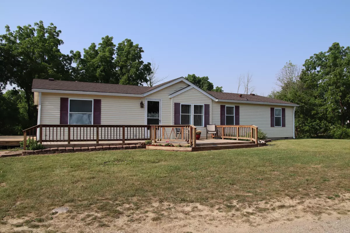 Charlottesville, IN 46117,9865 E US 40