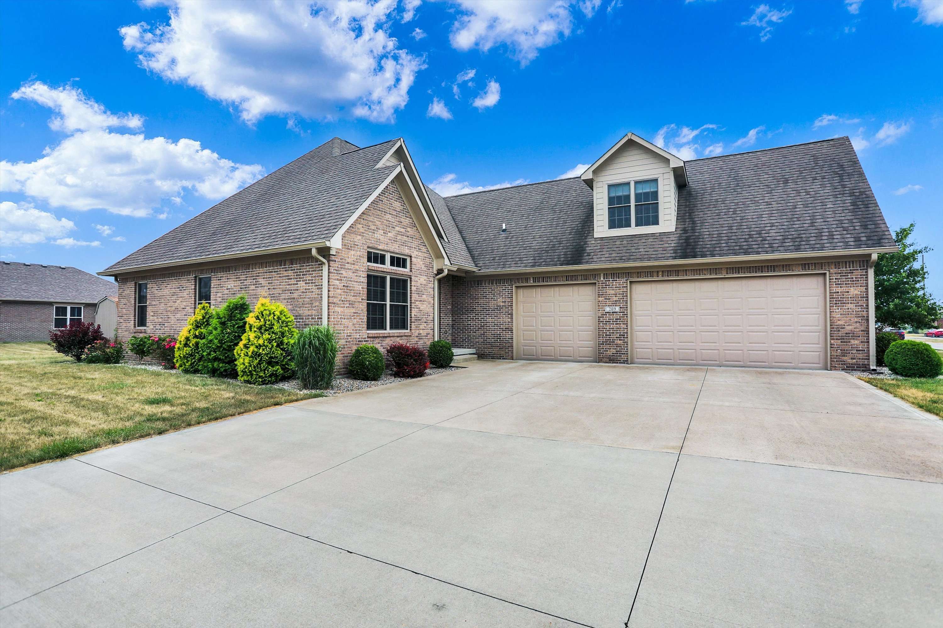 209 Myers RD, Danville, IN 46122