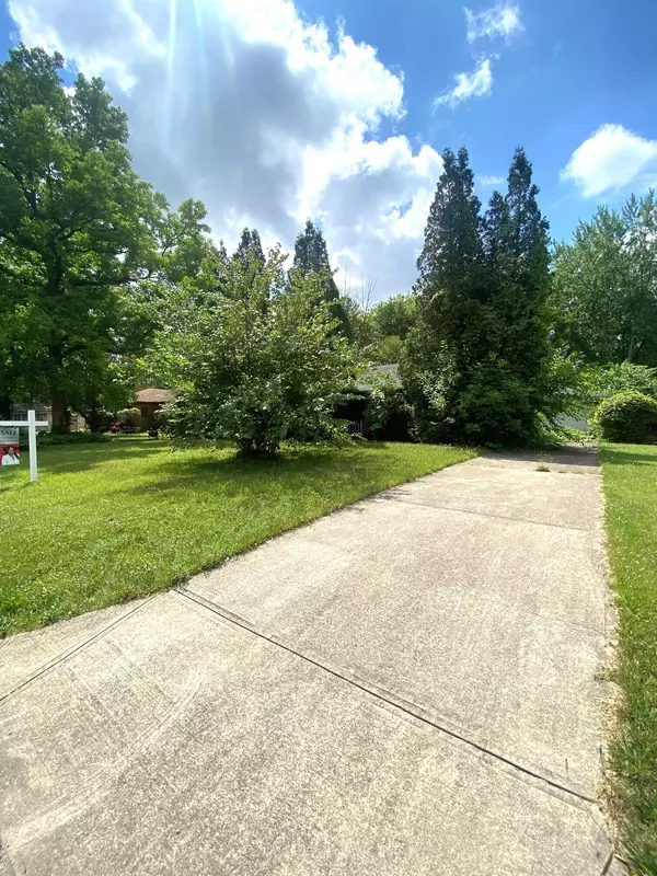 Indianapolis, IN 46226,4233 Roselawn DR