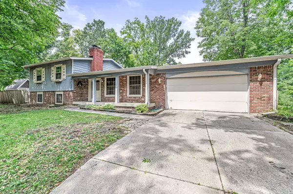 13 Sleepy Hollow LN, Carmel, IN 46032