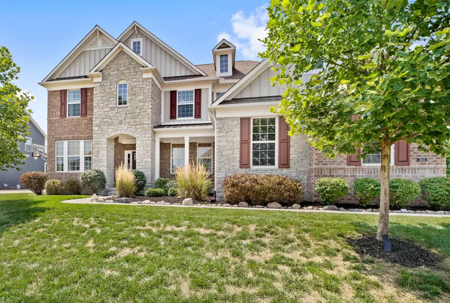 3844 Conifer DR, Zionsville, IN 46077