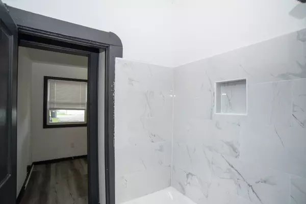 Indianapolis, IN 46201,233 S Dearborn ST