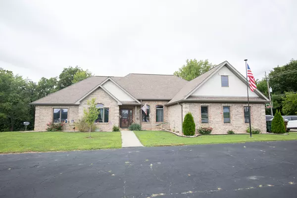 1301 W Commerce ST, Brownstown, IN 47220