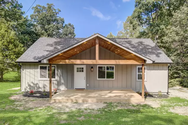 736 W Fleming DR, Nineveh, IN 46164
