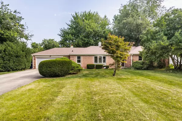 560 Golf LN, Indianapolis, IN 46260