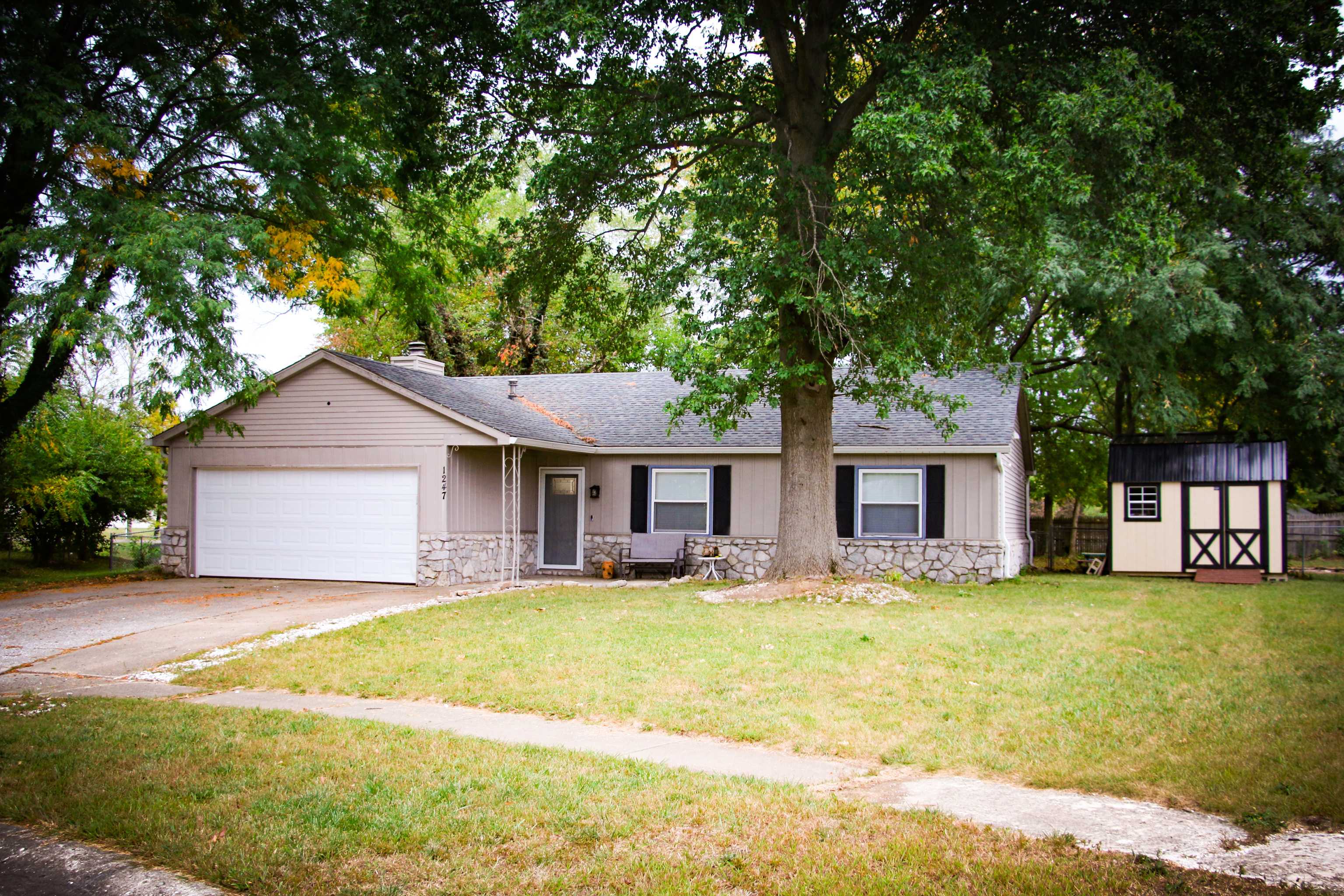 1247 Boonesboro CT, Greenwood, IN 46142