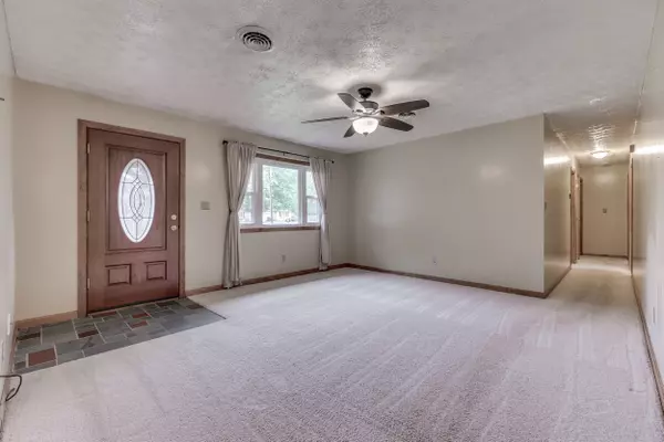 Greenfield, IN 46140,2887 N 300 E