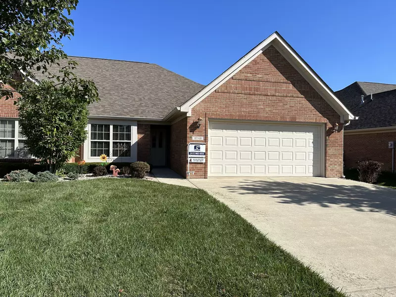 4748 W Harrisburg CT, New Palestine, IN 46163