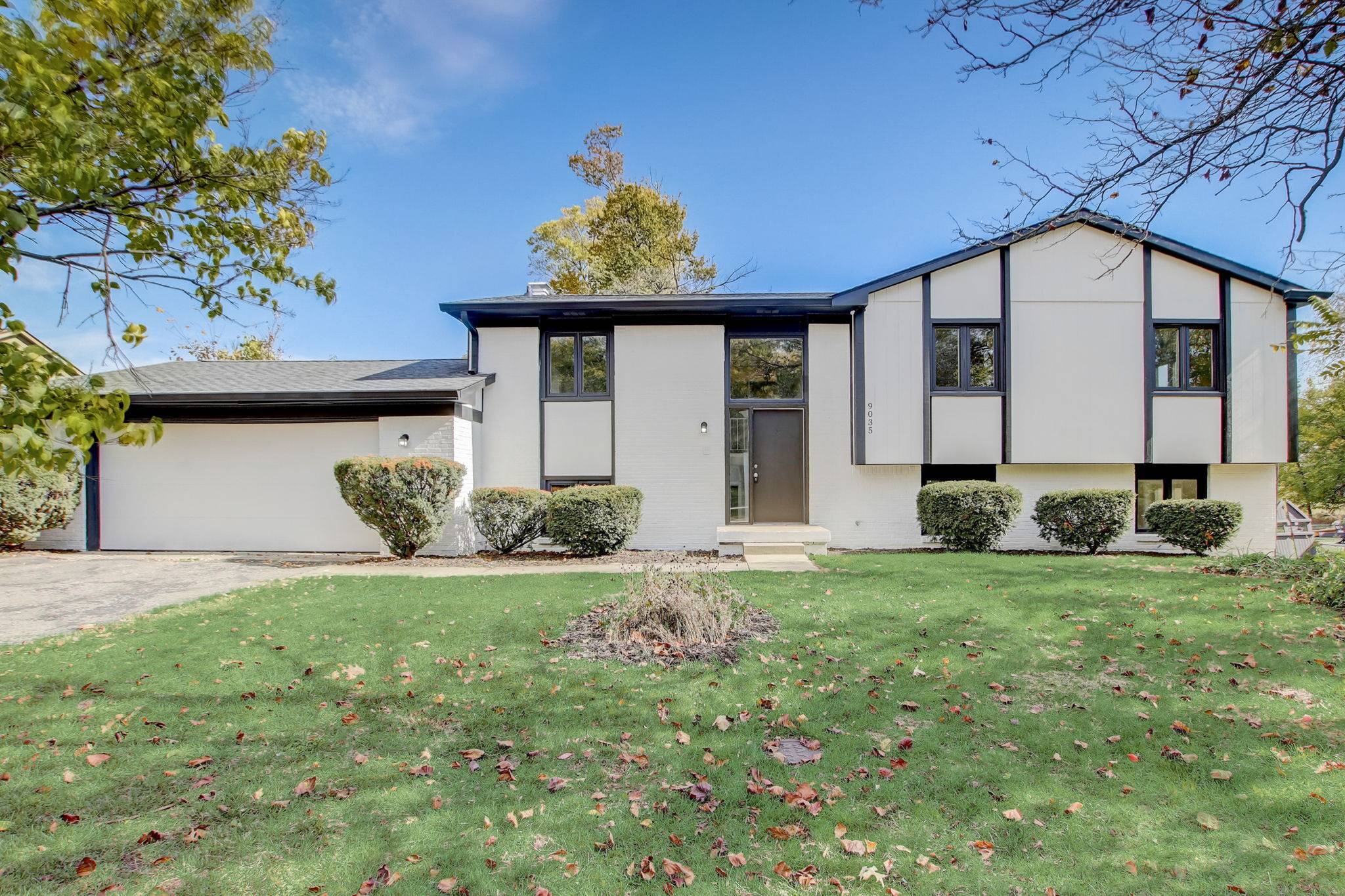 9035 Colgate ST,  Indianapolis,  IN 46268