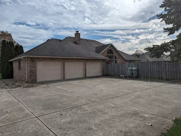 Anderson, IN 46012,831 Westgate DR