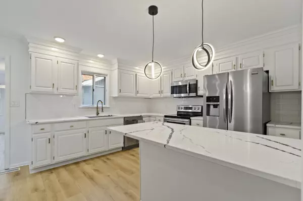 Indianapolis, IN 46226,5306 E Hill DR