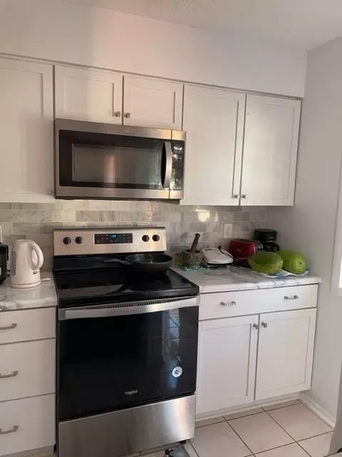 Indianapolis, IN 46260,7918 Vineyard DR