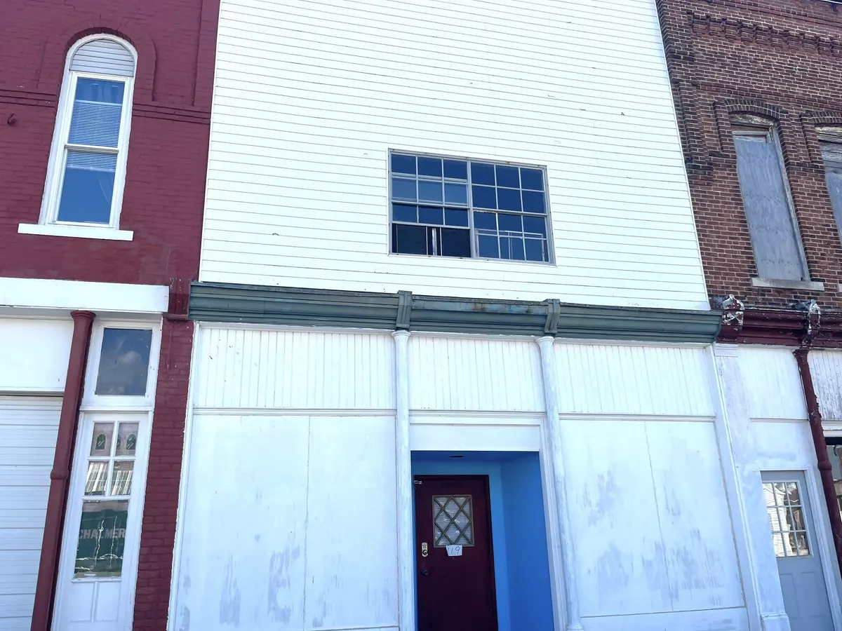 Chalmers, IN 47929,119 E Main ST