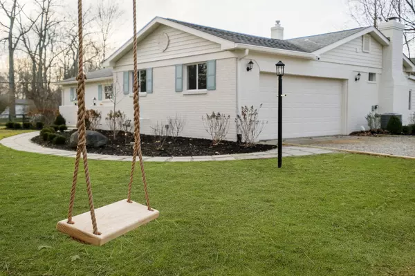 Carmel, IN 46280,9802 Woodbriar LN