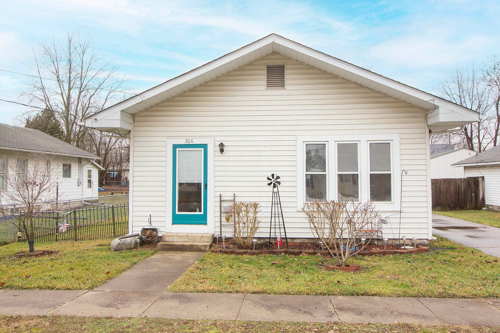 306 N West ST, Arcadia, IN 46030