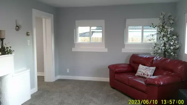 Elwood, IN 46036,113 S 12th ST