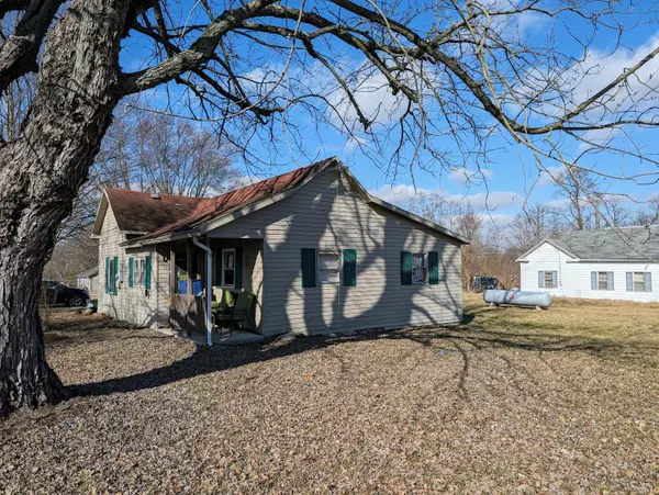 415 N Jackson ST, Hartsville, IN 47246