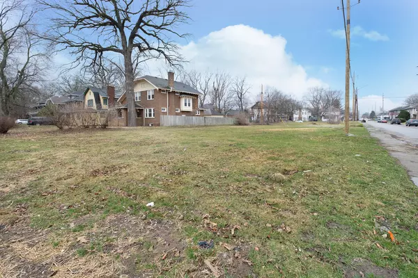 Indianapolis, IN 46205,807 E 34th ST