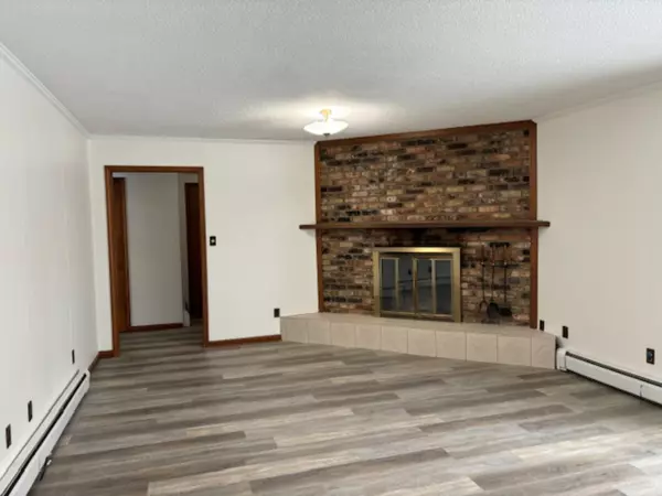 Eaton, IN 47338,215 S Elm ST