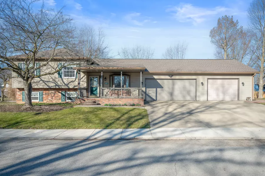 1213 Busby RD, Lapel, IN 46051